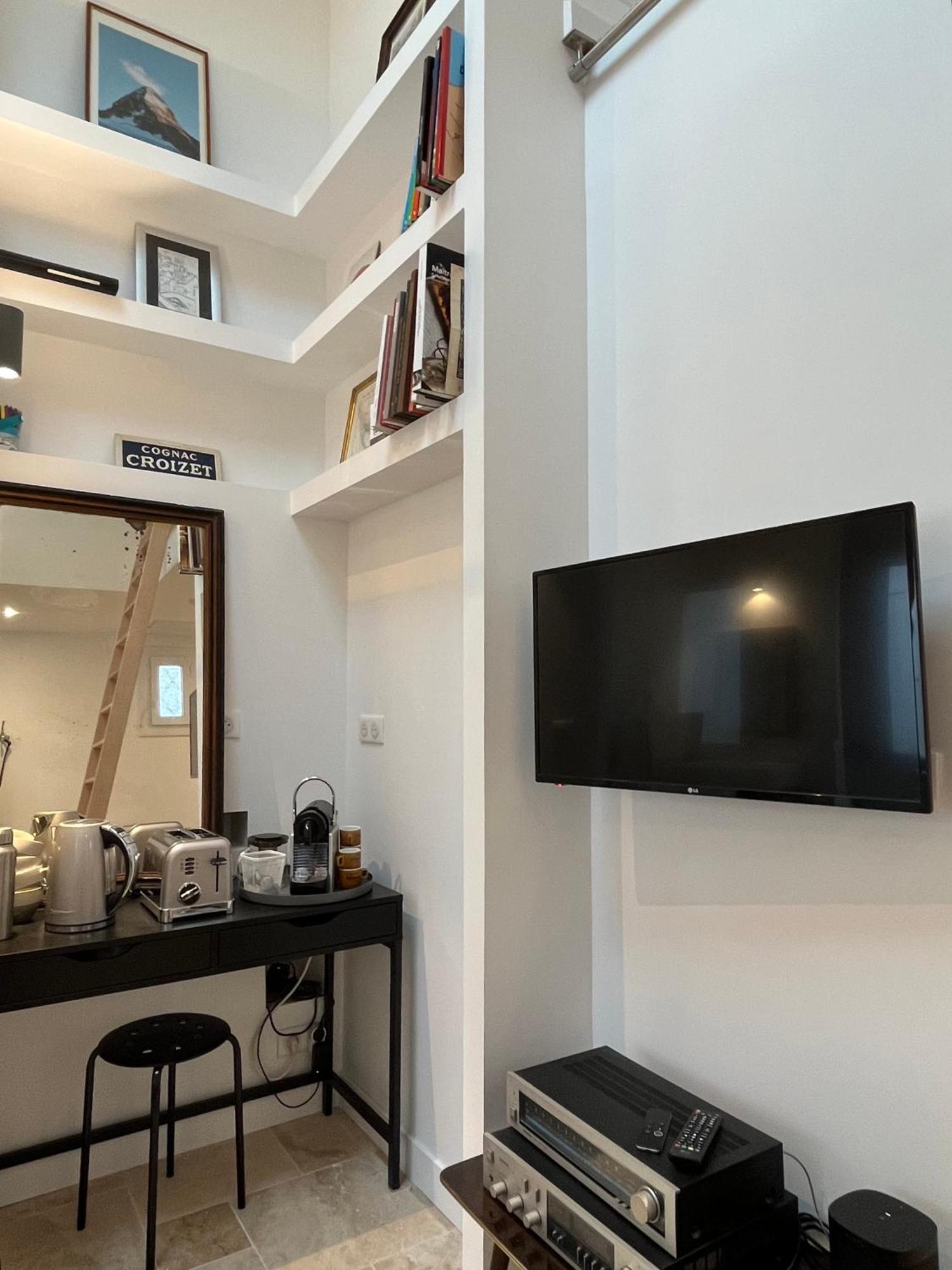 Loft Avec Terrasse Et Jardin Apartment Angouleme Exterior photo